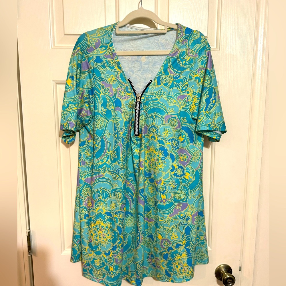 Paisley size XXL shirt with zip Neck